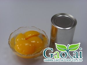 Canned yellow peach in syrup